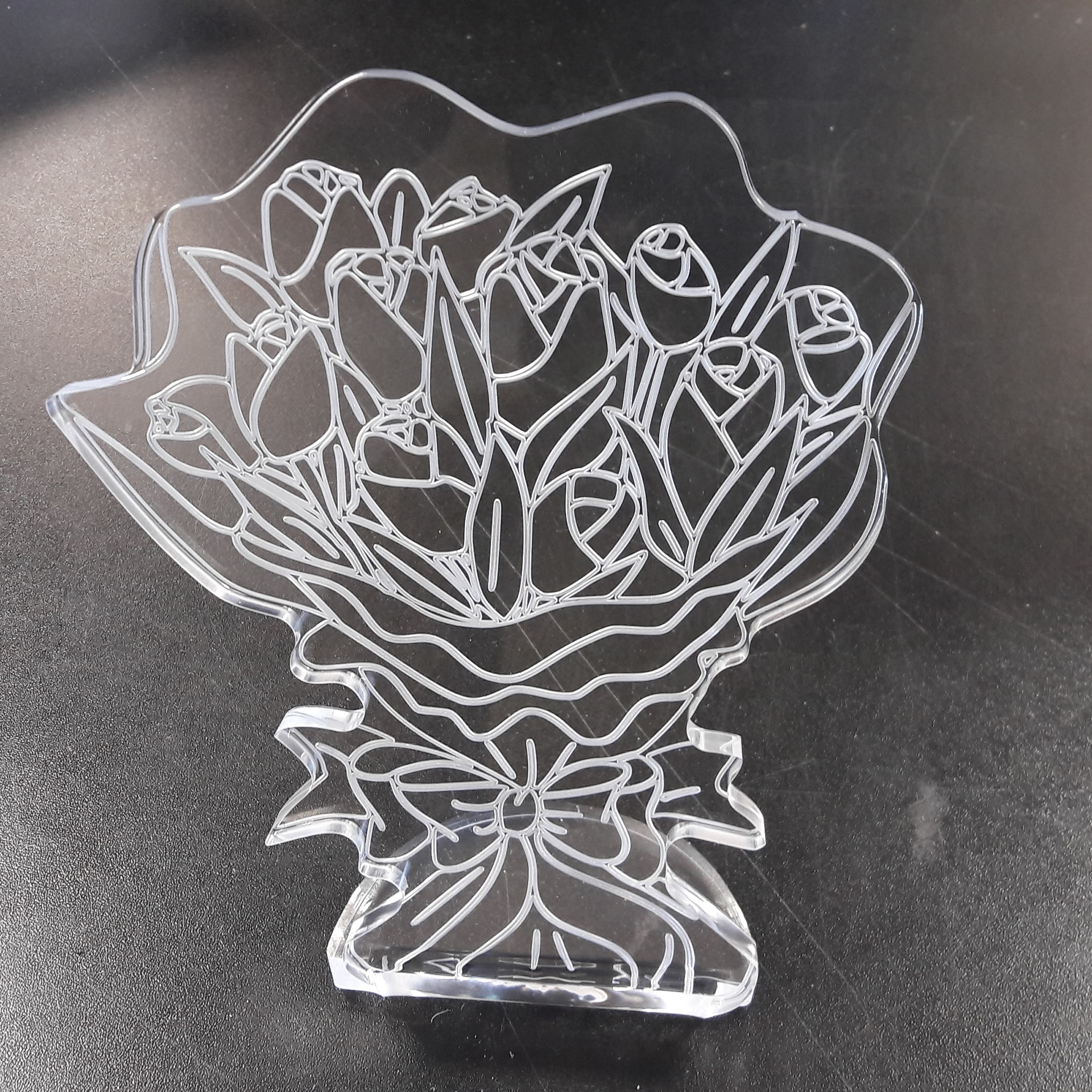 Fabricant trophée plexi gravure découpe bouquet de rose